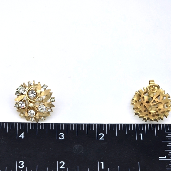 Crown TRIFARI Brushed Gold Tone Leaf Entwined w Rhinestones 1950s - Picture 6 of 6